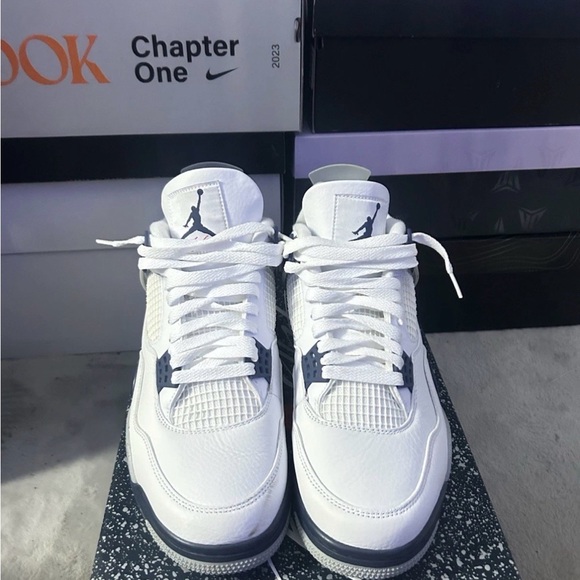 Jordan 4 Midnight Navy (Like New) Size 11 - Picture 3 of 6